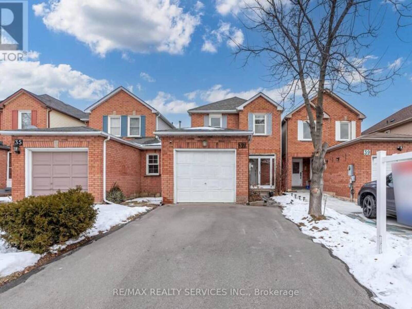 37 SOLWAY AVENUE, Brampton, Ontario L6Z 4E4