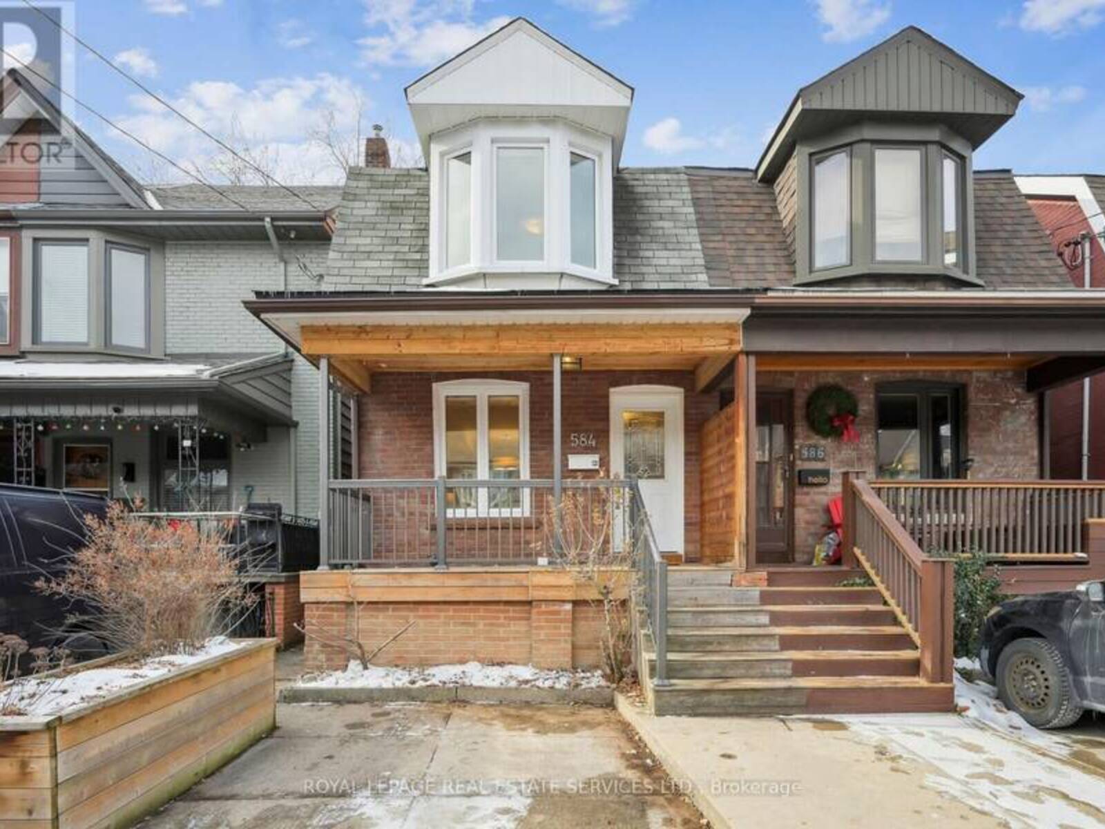 584 GLADSTONE AVENUE, Toronto, Ontario M6H 3J2