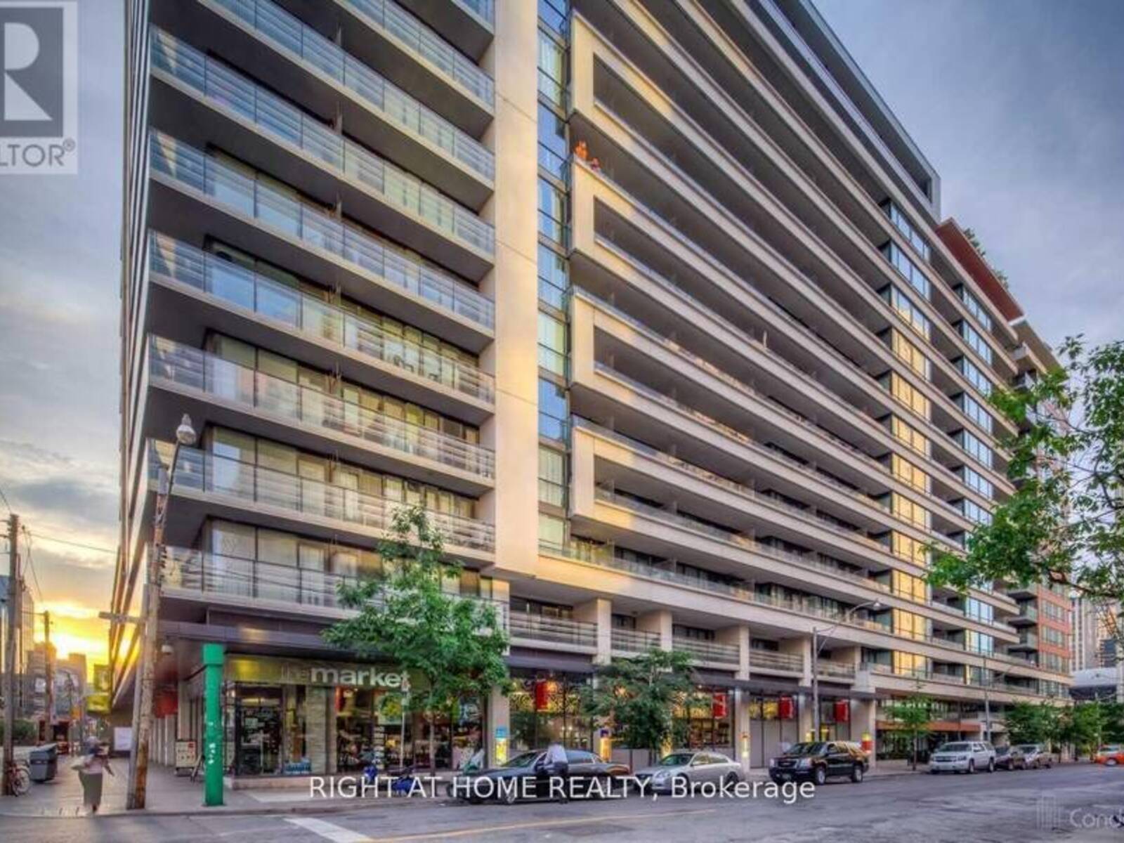 1601 - 111 ELIZABETH STREET, Toronto, Ontario M5G 1P7