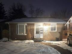 24 GRASSMERE COURT Oshawa Ontario, L1H 3X4