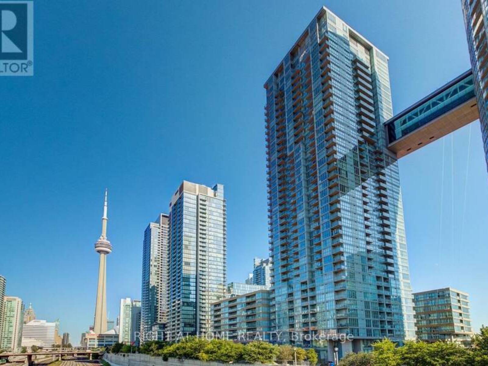 3303 - 15 ICEBOAT TERRACE, Toronto, Ontario M5V 4A5