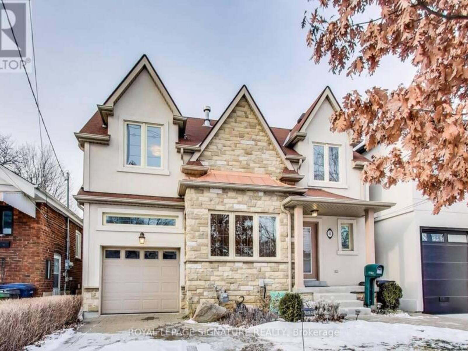 10 DAVIES CRESCENT, Toronto, Ontario M4J 2X5