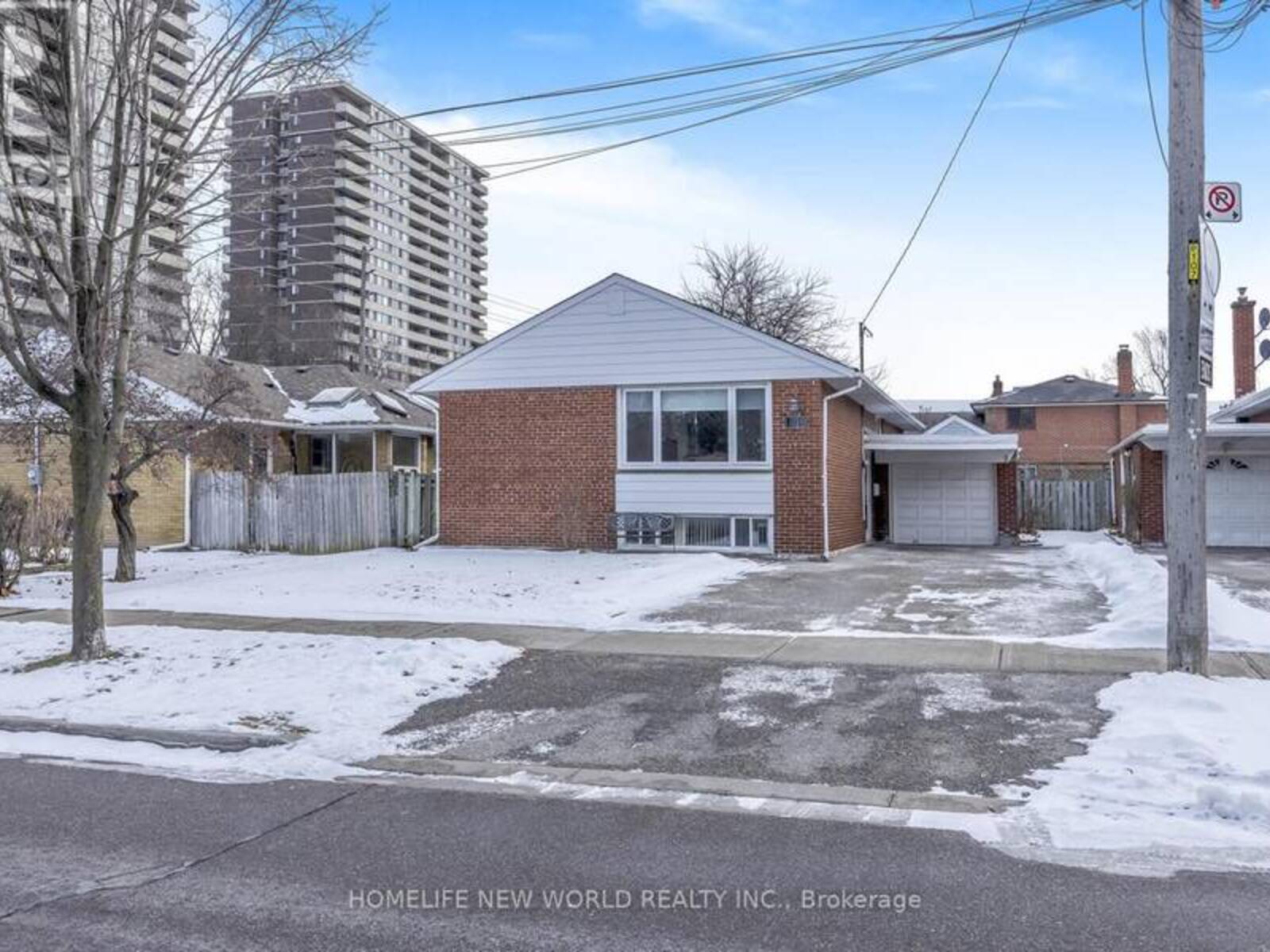 109 WESTHAMPTON DRIVE, Toronto, Ontario M9R 1Y1