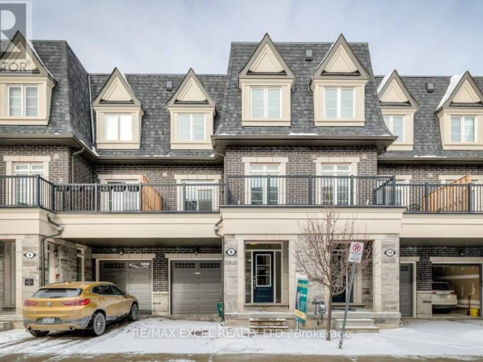 8 DEEP RIVER LANE, Richmond Hill, Ontario L4C 5S4