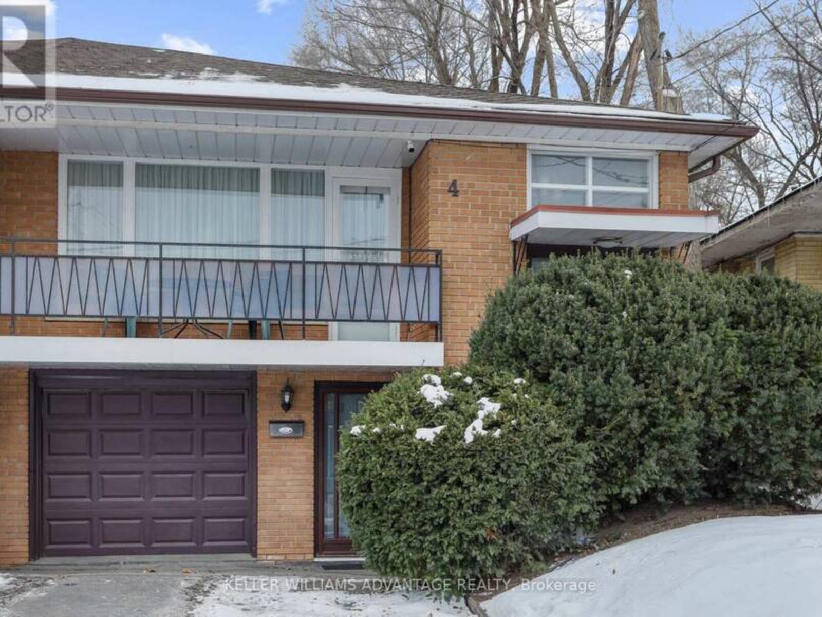 4 CARSCADDEN DRIVE, Toronto, Ontario M2R 2A7