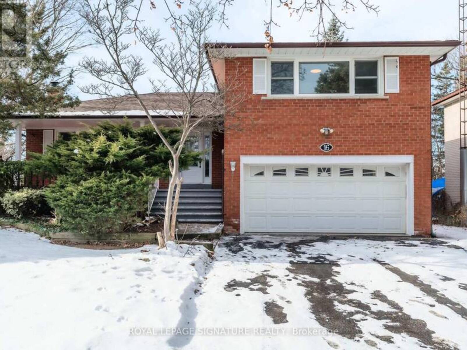 16 LESGAY CRESCENT, Toronto, Ontario M2J 2H8