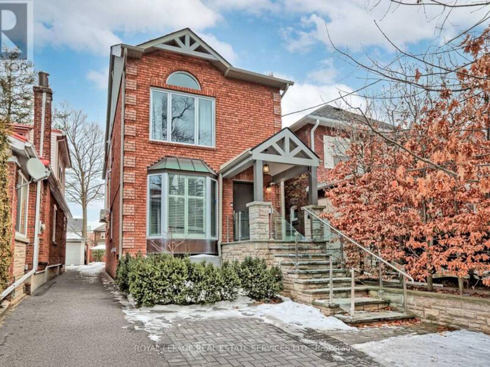 115 HUMBERCREST BOULEVARD, Toronto, Ontario M6S 4L4