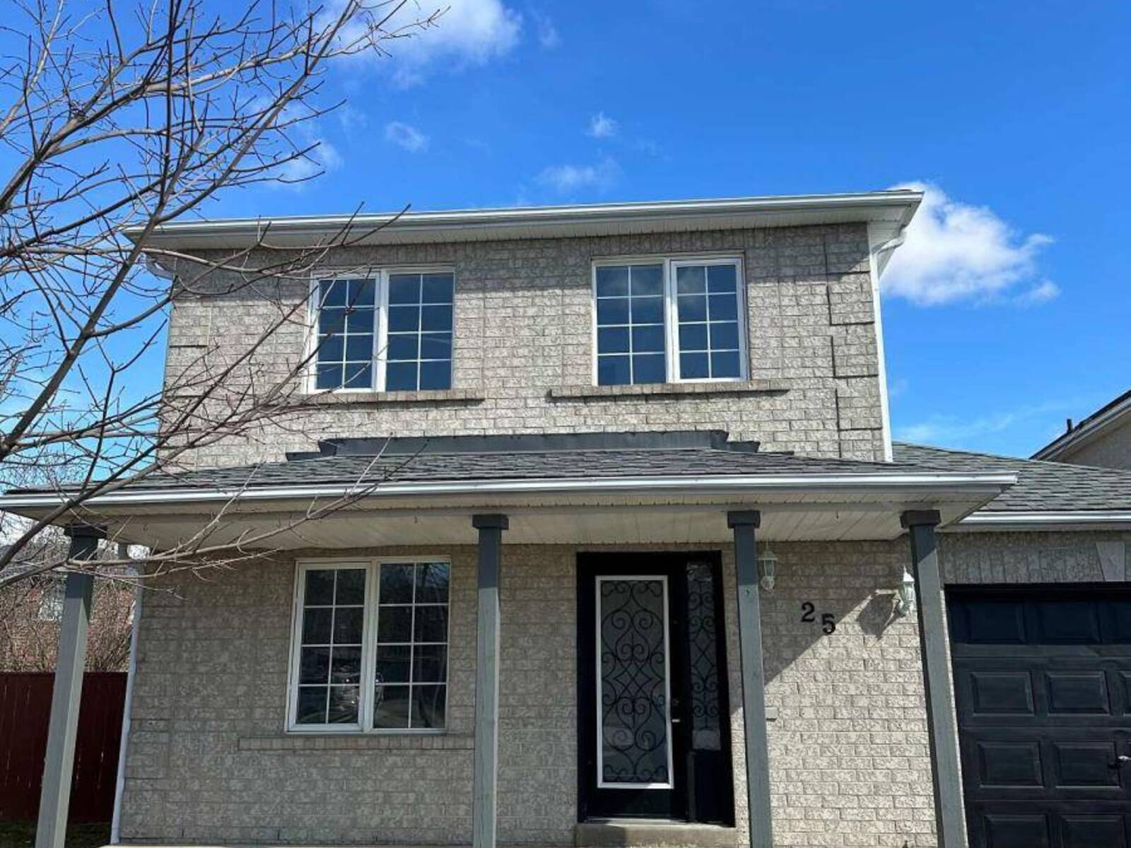 25 GOLDS CRESCENT, Barrie, Ontario L4N 8R5