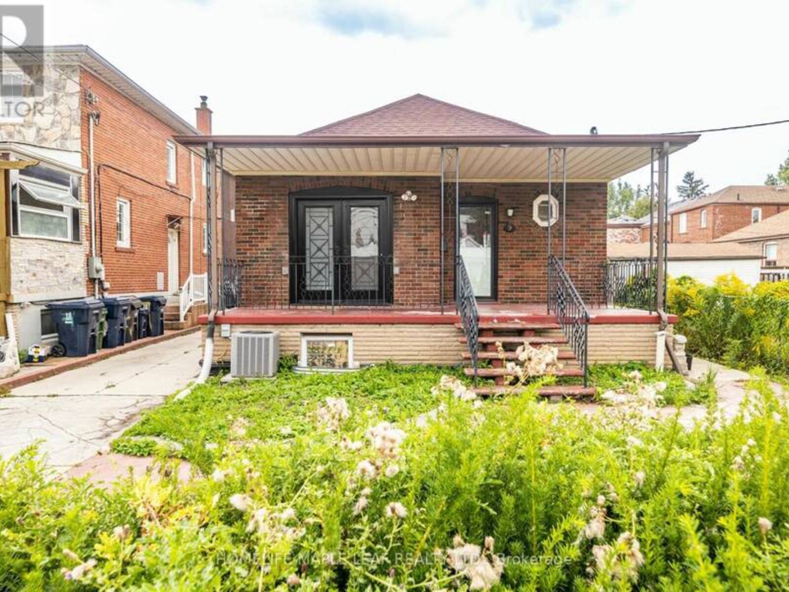 9 HERTFORD AVENUE, Toronto, Ontario M6M 1R9