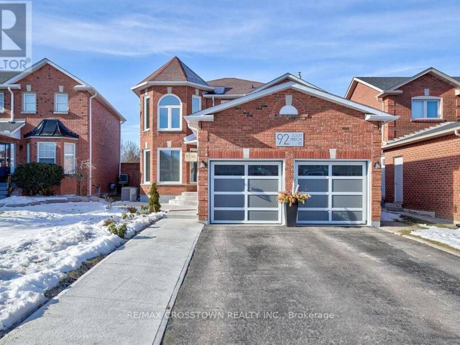 92 GOLDEN MEADOW ROAD, Barrie, Ontario L4N 7G4