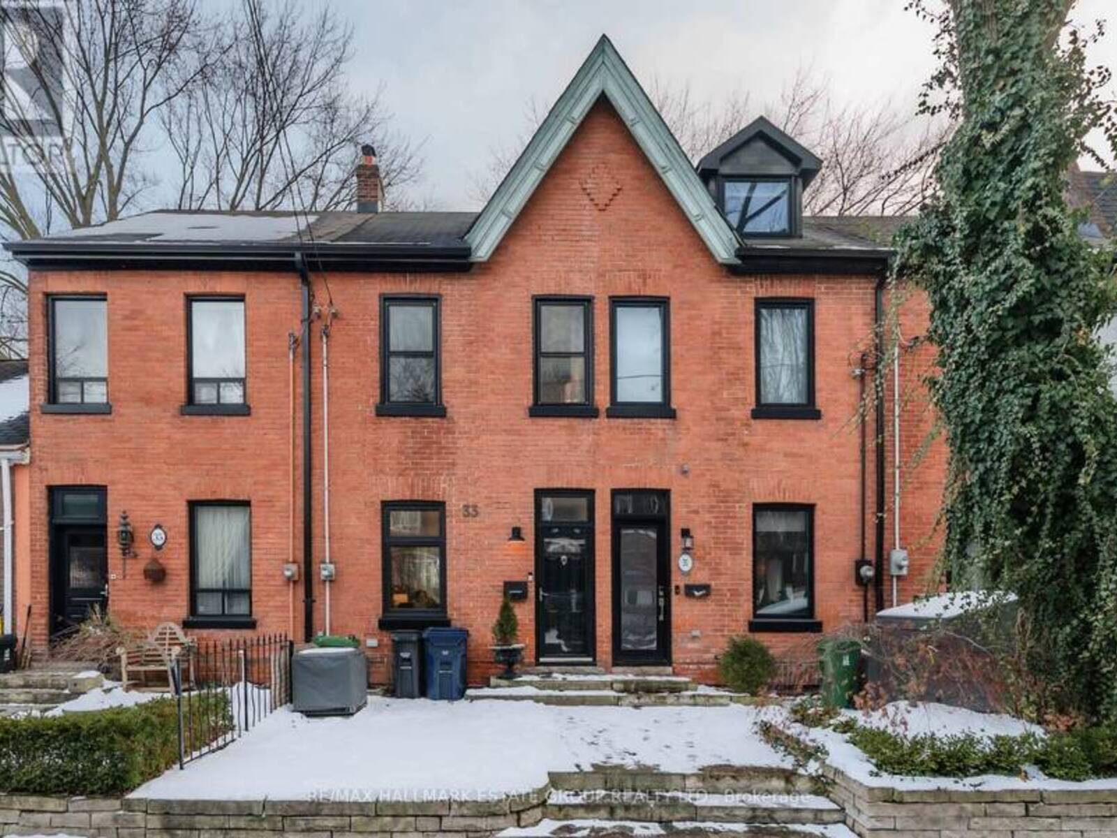 33 AUSTIN AVENUE, Toronto, Ontario M4M 1V7