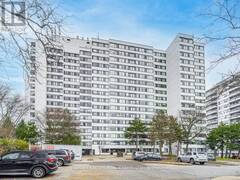 1101 - 3000 BATHURST STREET Toronto Ontario, M6B 3B4