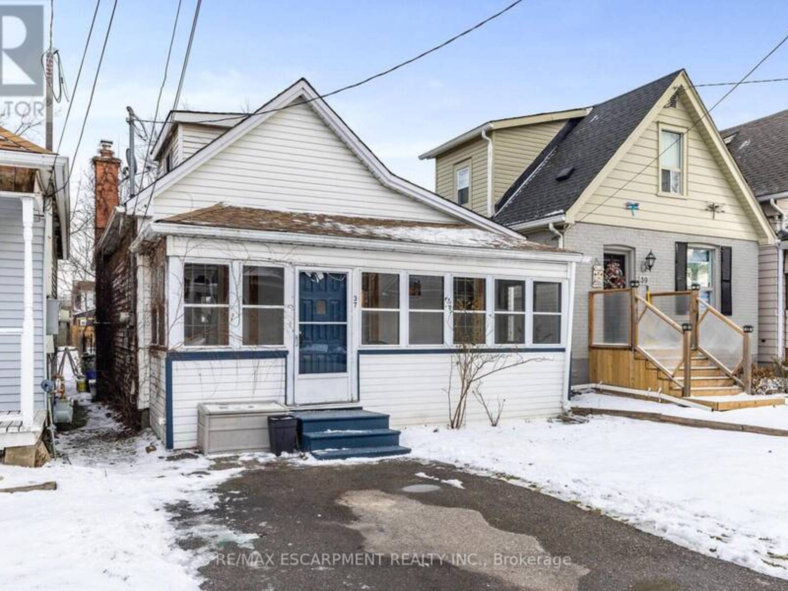 37 EAST 23RD STREET, Hamilton, Ontario L8V 2W5