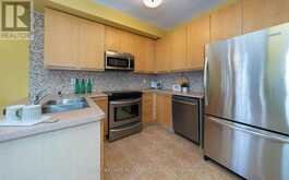 98 LEBOVIC DRIVE | Richmond Hill Ontario | Slide Image Nine