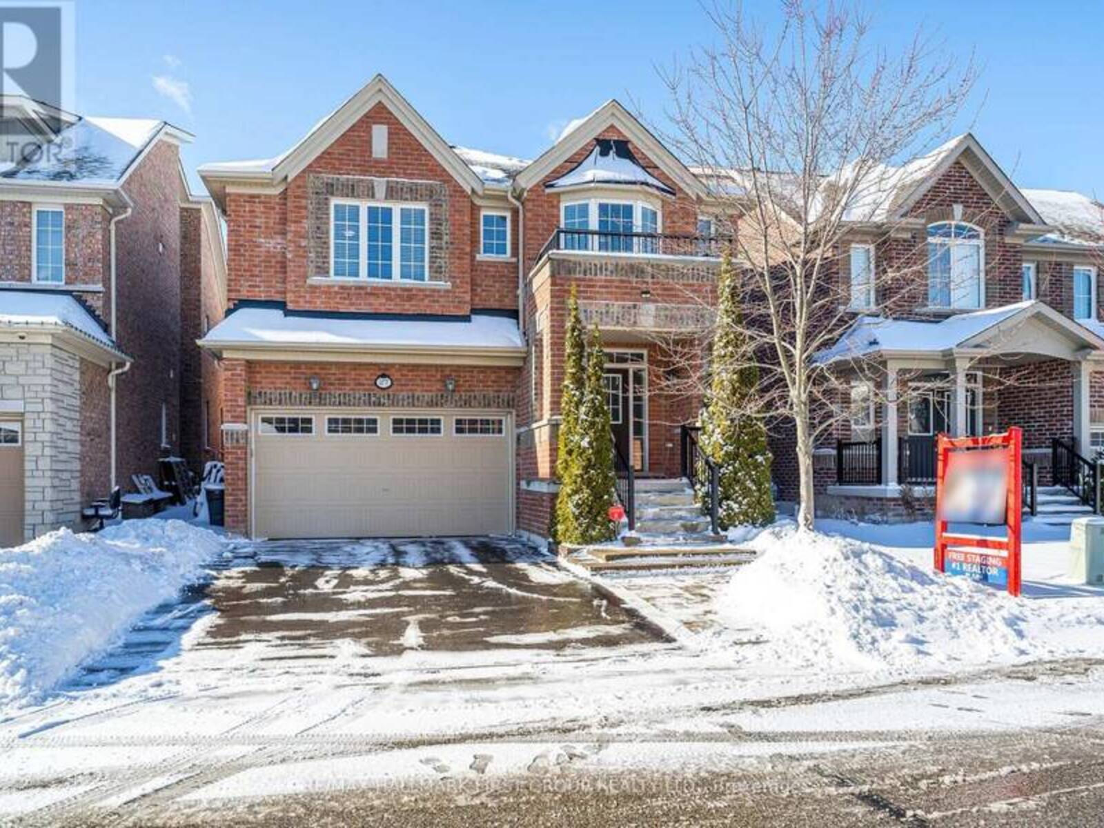 27 RUMBELLOW CRESCENT, Ajax, Ontario L1Z 0P8