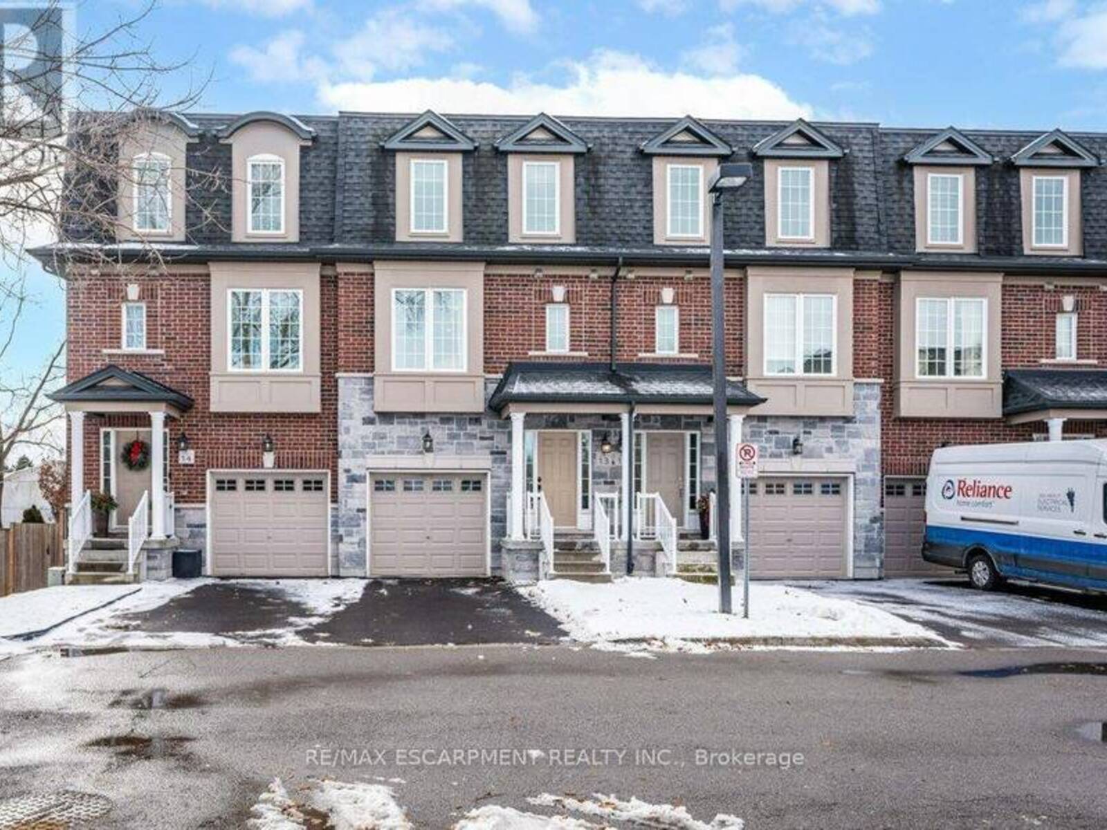 13 - 2220 QUEENSWAY DRIVE, Burlington, Ontario L7R 3T1