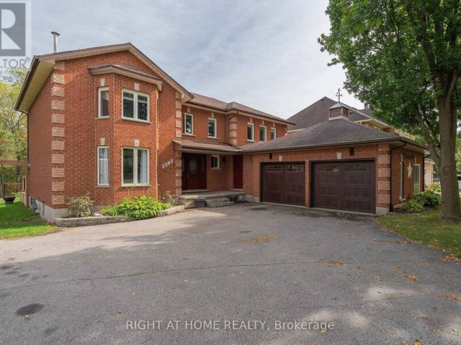 2205 CORONATION BOULEVARD, Cambridge, Ontario N3H 3S1