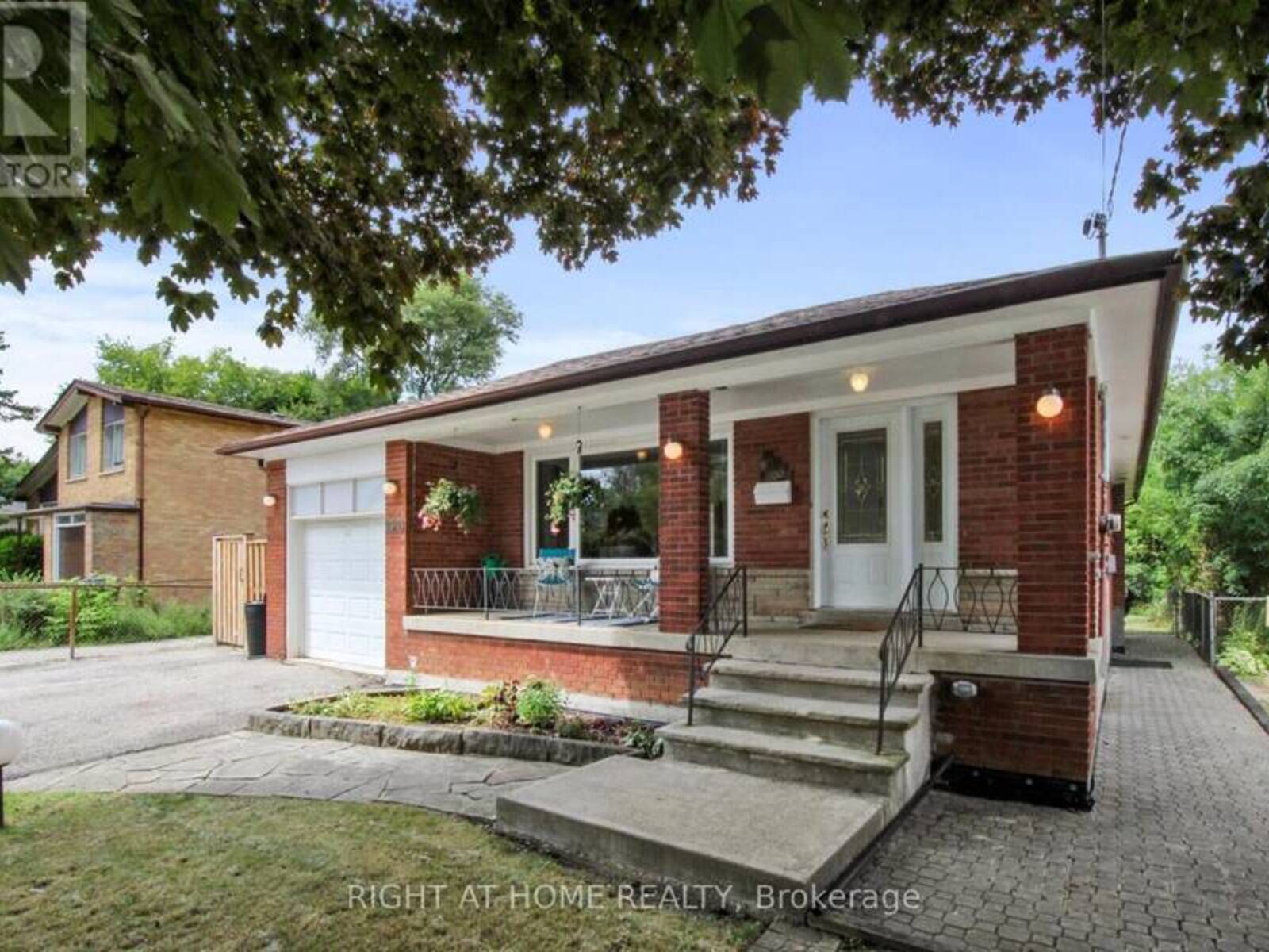 220 HOMEWOOD AVENUE, Toronto, Ontario M2M 1K6