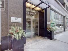 PH 2 - 80 CUMBERLAND STREET Toronto Ontario, M5R 3V1