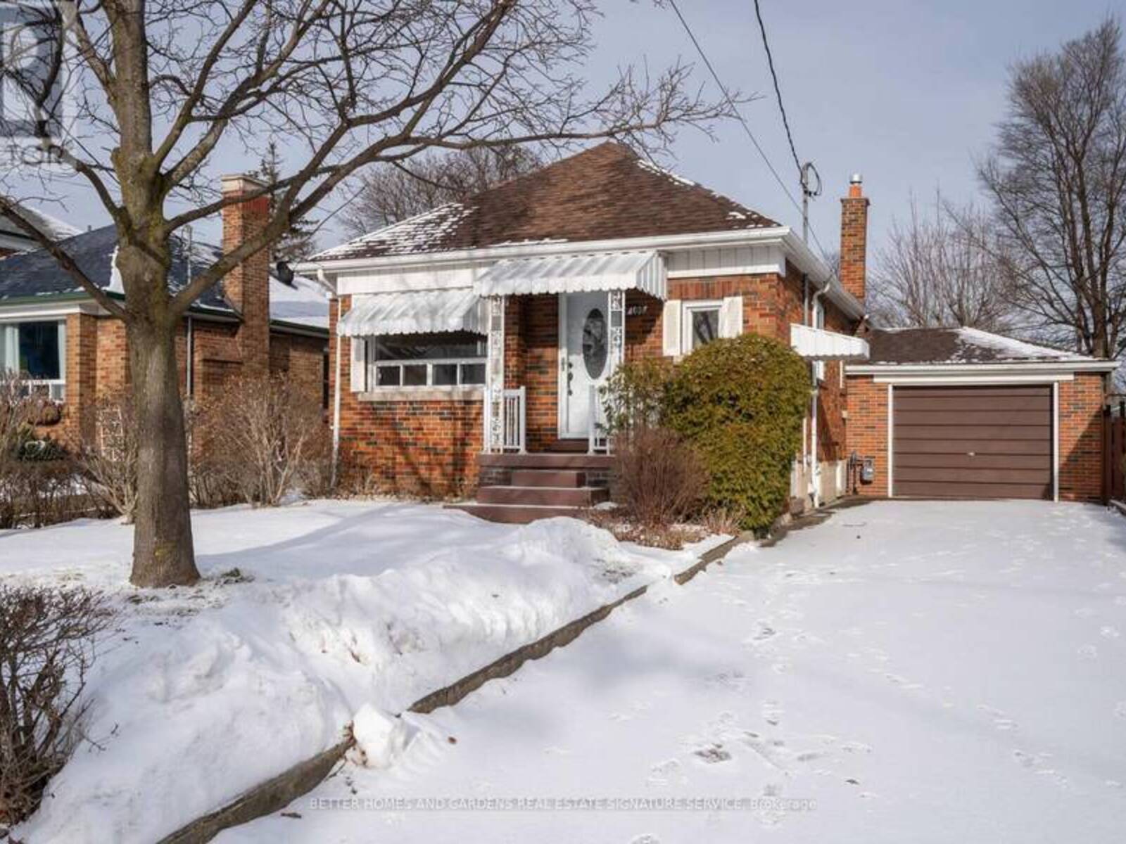 100 ELLINS AVENUE, Toronto, Ontario M6N 2A9