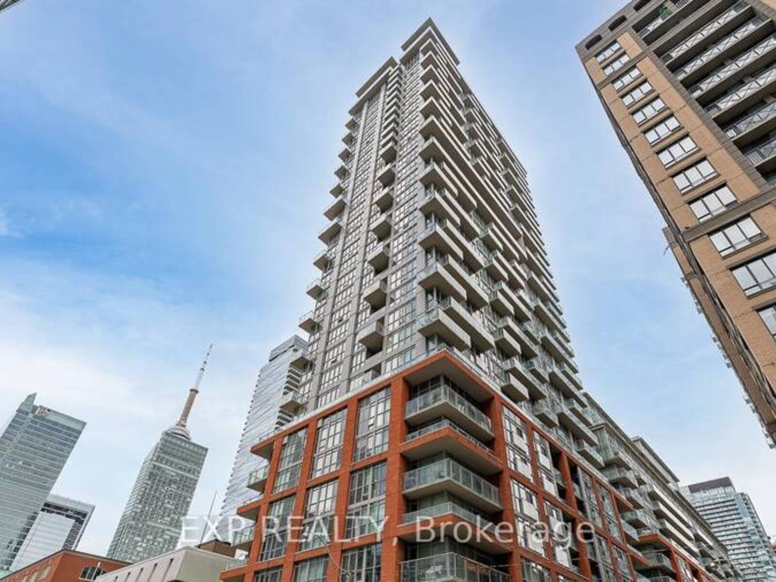 1407 - 126 SIMCOE STREET, Toronto, Ontario M5H 4E6