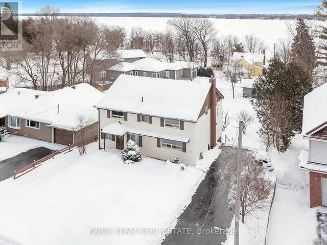 153 BLAKE STREET Barrie Ontario, L4M 1K4