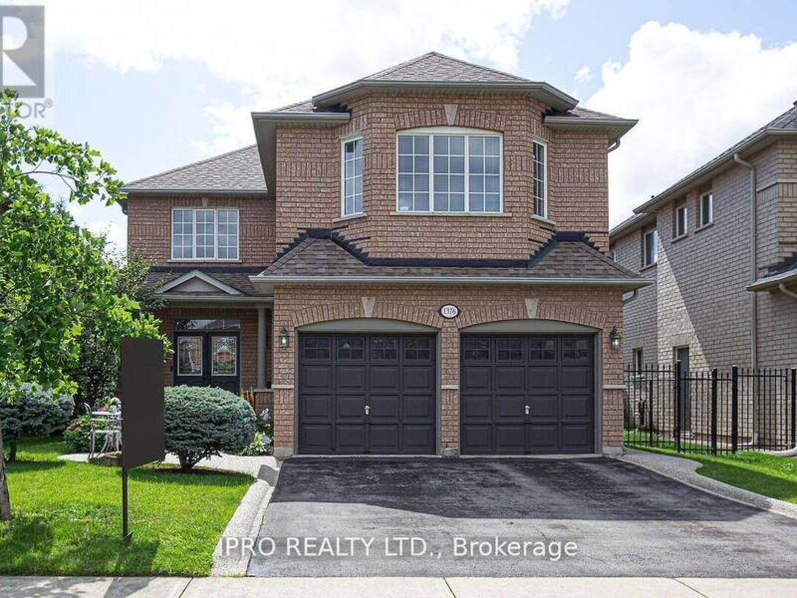 1376 KINGSGROVE PLACE, Oakville, Ontario L6M 3V9