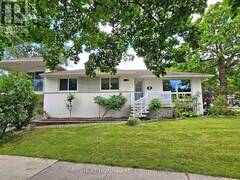 25 LEARMONT DRIVE Toronto Ontario, M9R 2E6