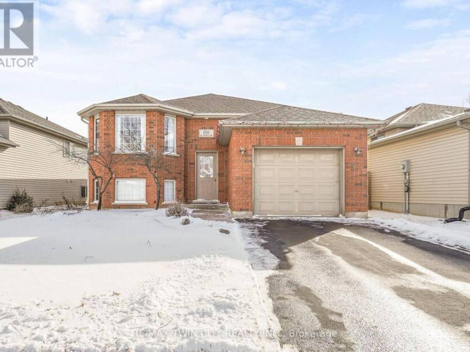 101 ST. PATRICK'S DRIVE, Brantford, Ontario N3T 6M6