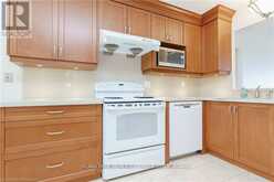 827 - 25 AUSTIN DRIVE | Markham Ontario | Slide Image Sixteen