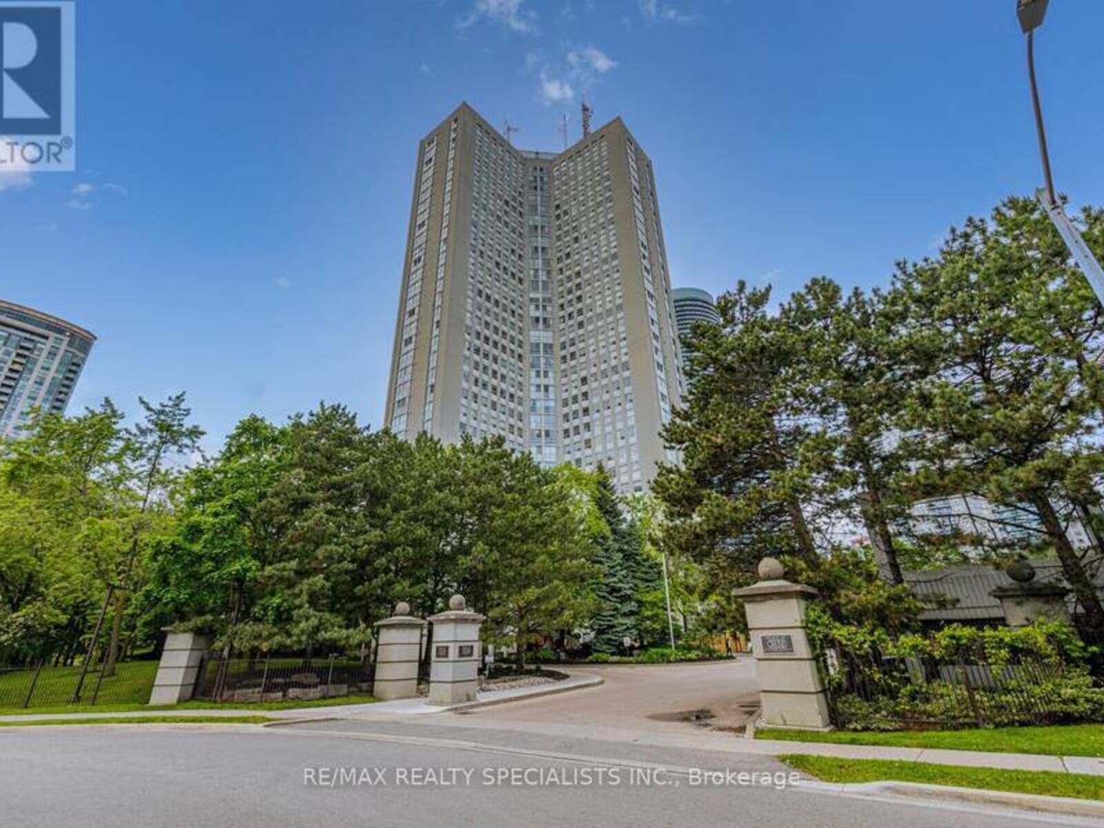 2301 - 3650 KANEFF CRESCENT, Mississauga, Ontario L5A 4A1