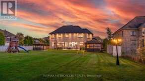 8 HERITAGE WOODS MANOR | Markham Ontario | Slide Image Forty