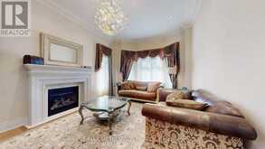 8 HERITAGE WOODS MANOR | Markham Ontario | Slide Image Eight