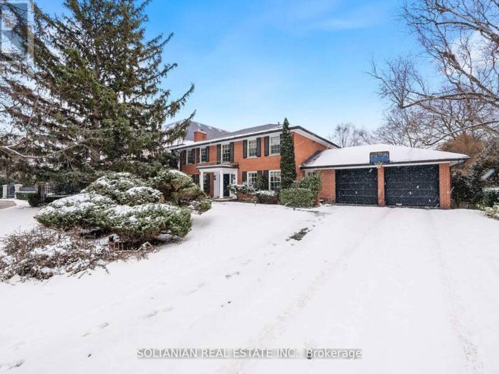 11 TUDOR GATE, Toronto, Ontario M2L 1N3