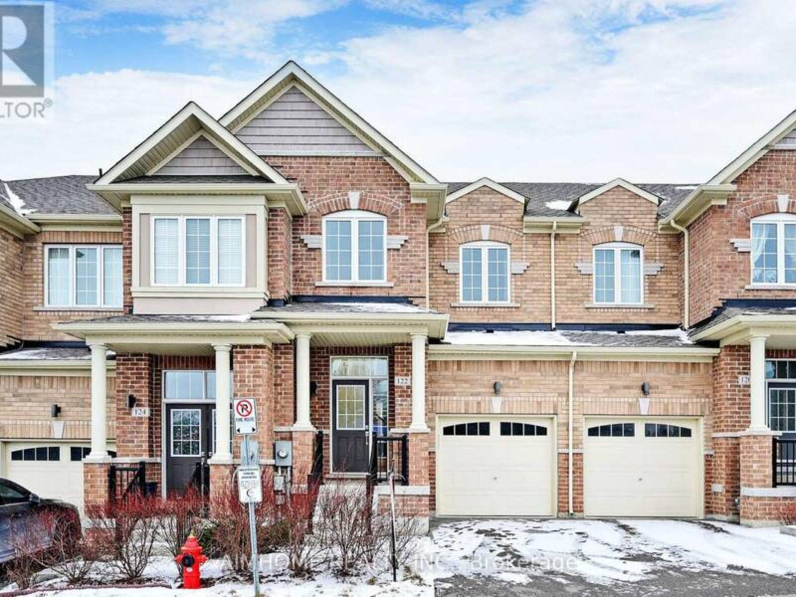 122 KNOTT END CRESCENT, Newmarket, Ontario L3Y 0E4