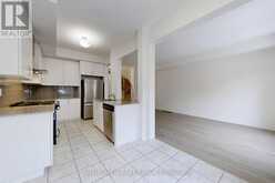 122 KNOTT END CRESCENT | Newmarket Ontario | Slide Image Nine