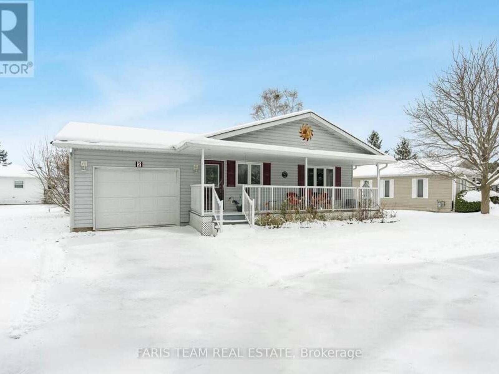 2 ST JAMES PLACE, Wasaga Beach, Ontario L9Z 3A8