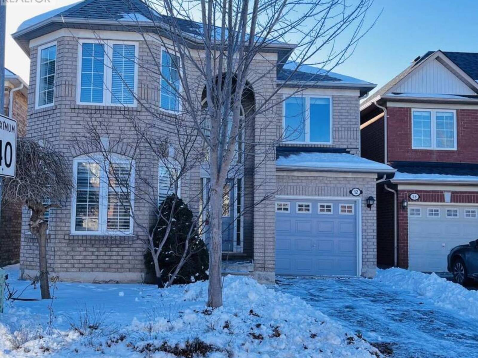 12 ABBOTSBURY LANE, Markham, Ontario L6C 2N2