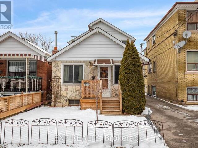 892 CASTLEFIELD AVENUE Toronto Ontario, M6B 1C8