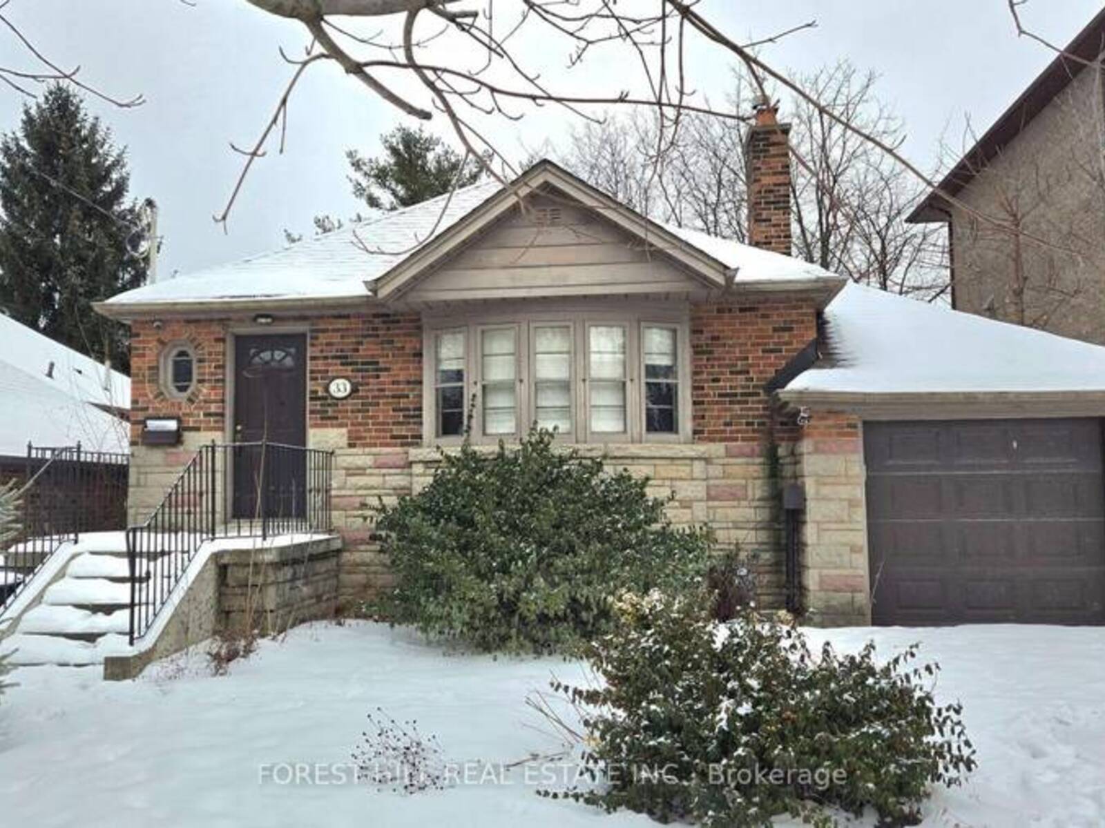 33 BURNCREST DRIVE, Toronto, Ontario M5M 2Z2