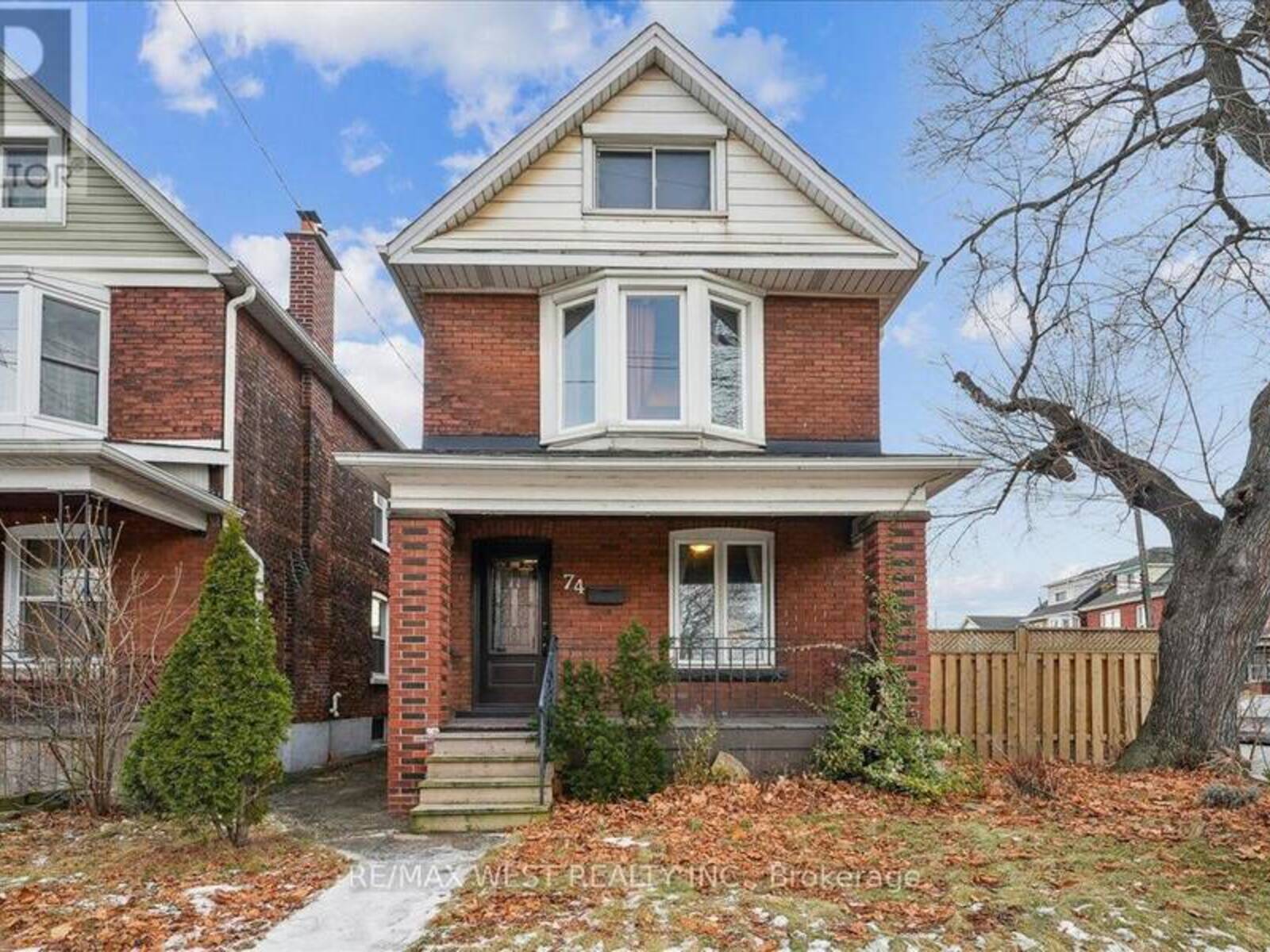 74 BEECHWOOD AVENUE N, Hamilton, Ontario L8L 2S6