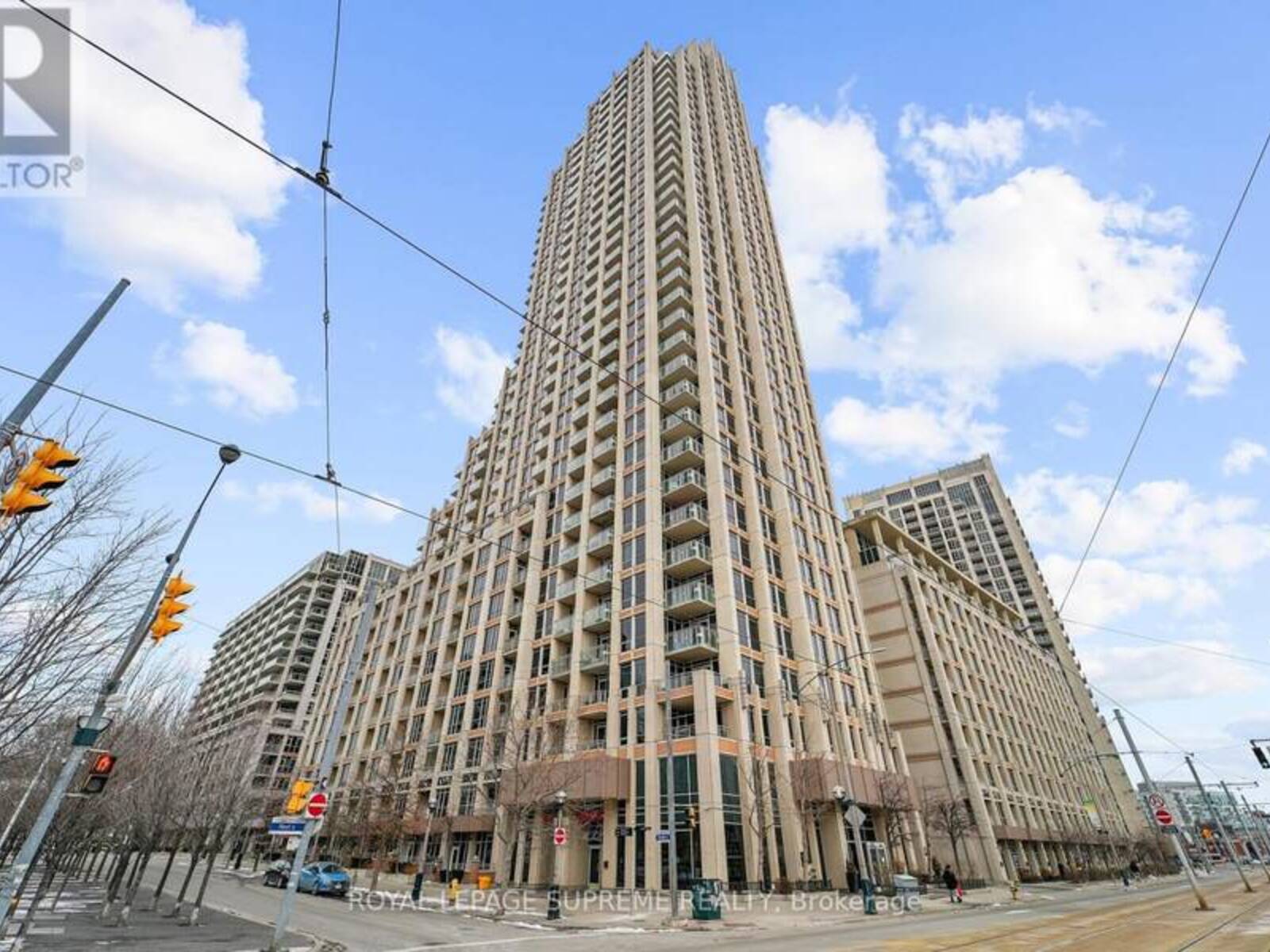 1512 - 628 FLEET STREET, Toronto, Ontario M5V 1A8