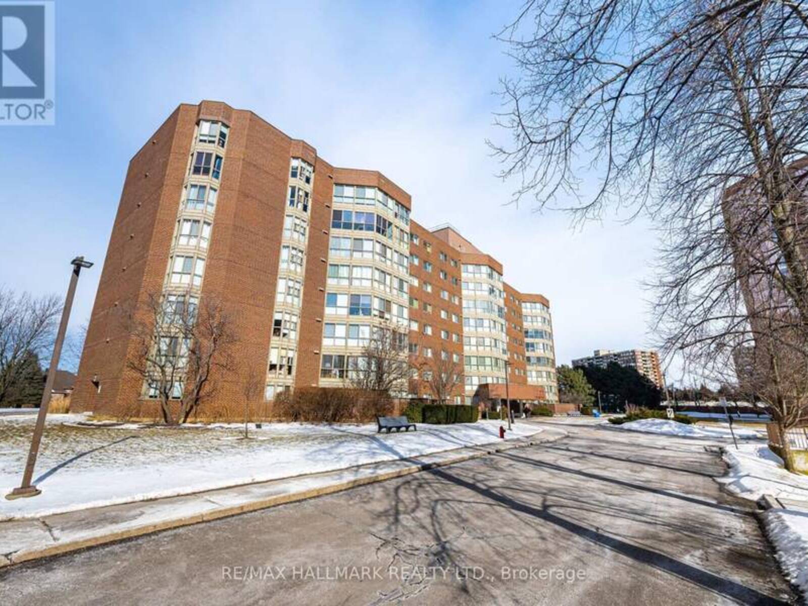 PH 813 - 5 WELDRICK ROAD W, Richmond Hill, Ontario L4C 8S9