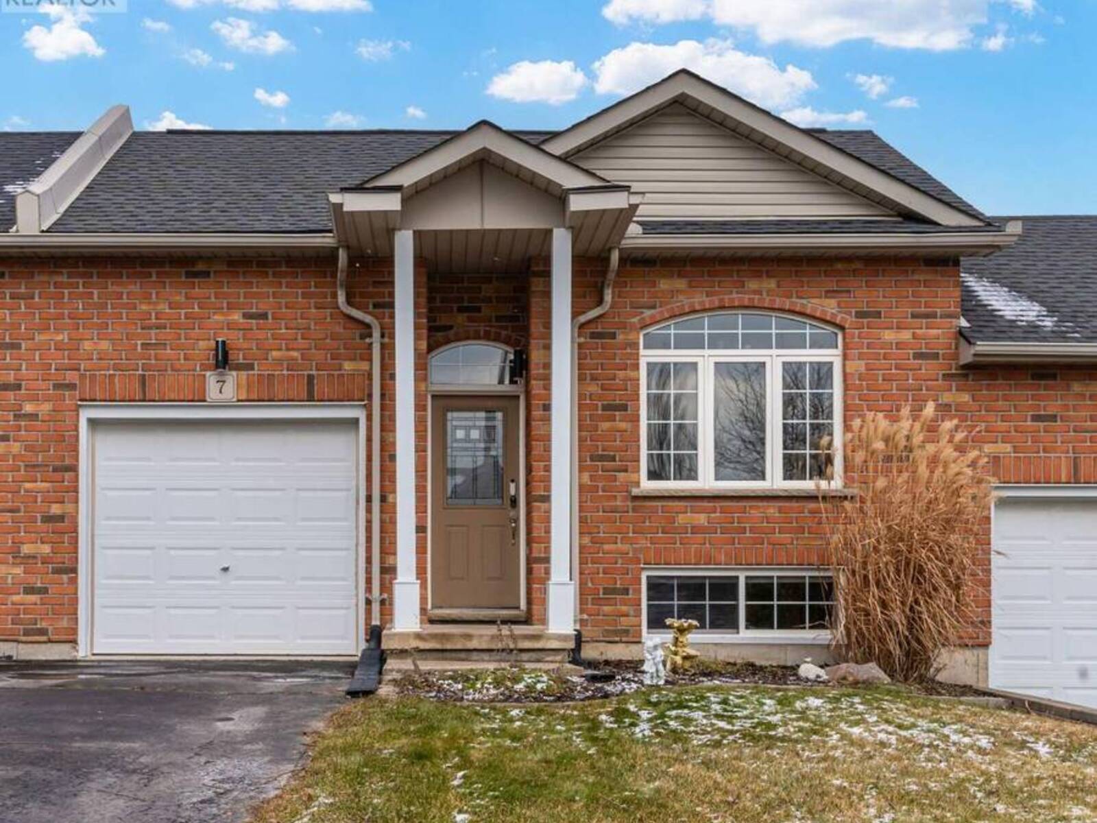 7 MILLCROFT DRIVE, Simcoe, Ontario N3Y 5M9