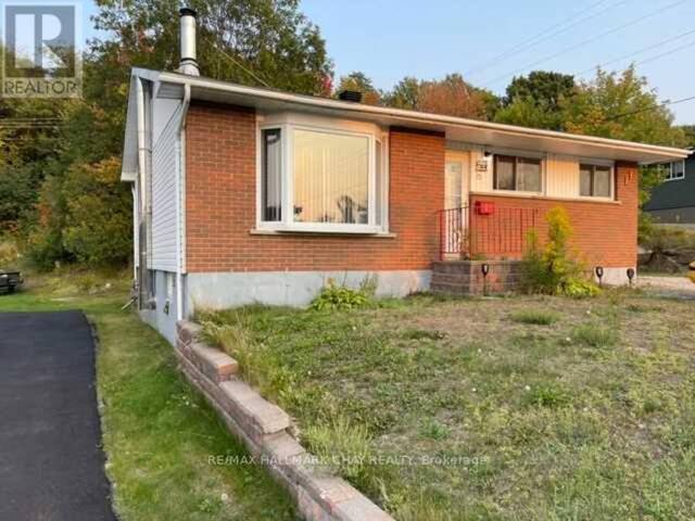 85 MISSISSAUGA AVENUE Elliot Lake Ontario, P5A 1E1 - 3 Bedrooms Home For Sale