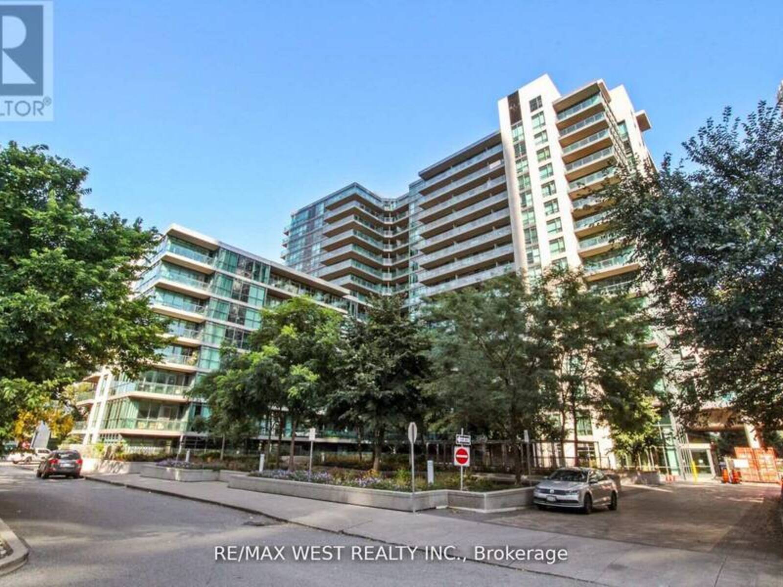 355 - 209 FORT YORK BOULEVARD, Toronto, Ontario M5V 4A1