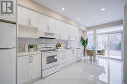 17 VENTURE AVENUE | Richmond Hill Ontario | Slide Image Nine