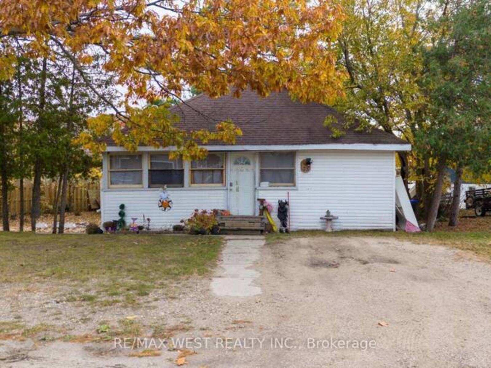 75 OLD MOSLEY STREET, Wasaga Beach, Ontario L9Z 2X1