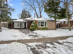 16 GREYABBEY TRAIL Toronto Ontario, M1E 1V7