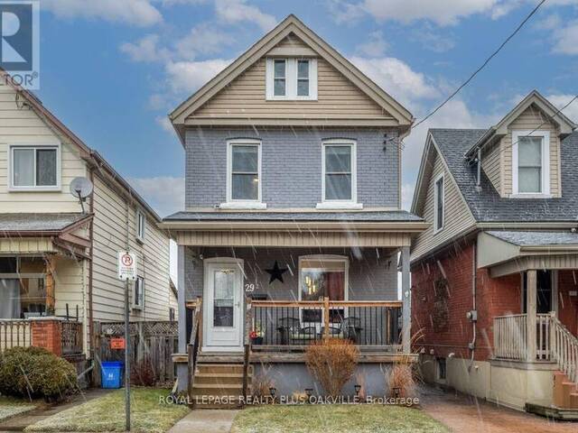 29 1/2 ROSEMONT AVENUE Hamilton Ontario, L8L 2M4